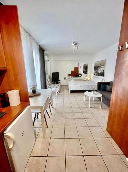 Modern Studio Large Veranda -Metro Station Suggrou Apartment เอเธนส์ ภายนอก รูปภาพ